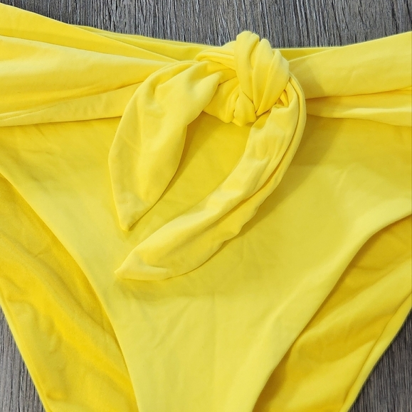 New!Agua Bendita Isabella Bikini Bottom - Picture 6 of 11